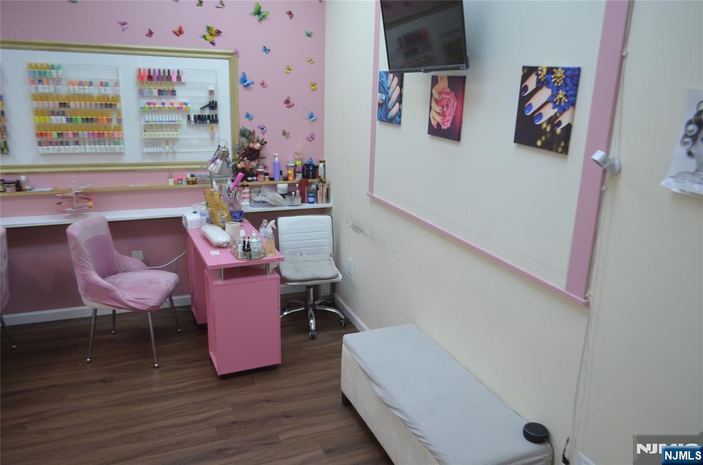 Photo 8