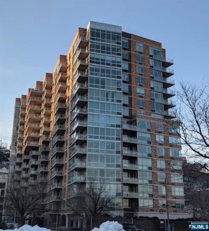 316 Hudson Park, Edgewater, NJ, 07020 — Photo 1