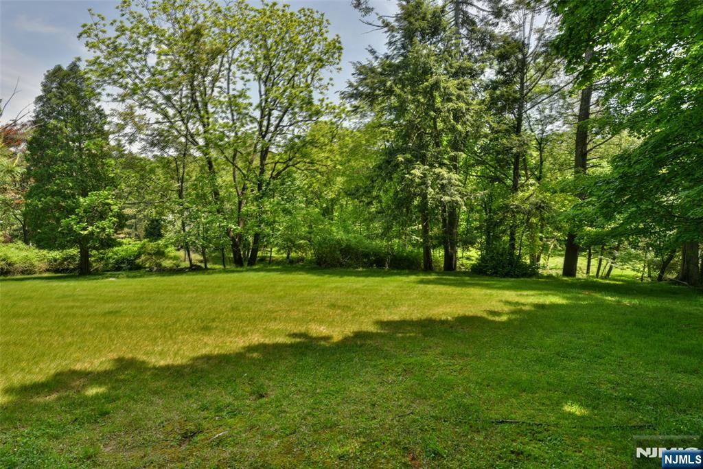 584 W Saddle River Road, Upper Saddle River, NJ, 07458 — Photo 1