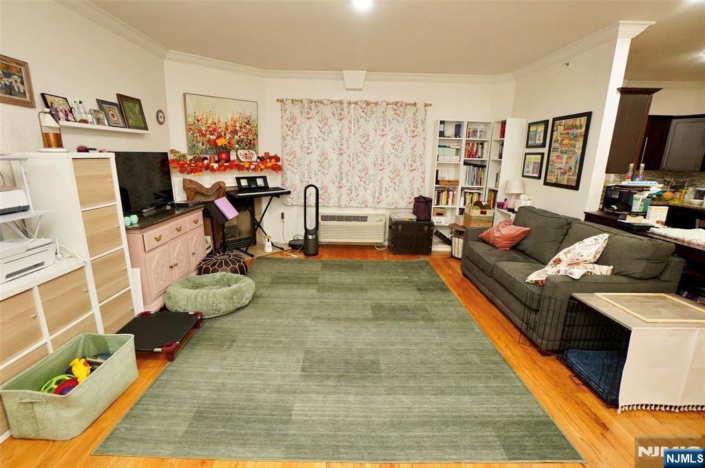 Photo 6