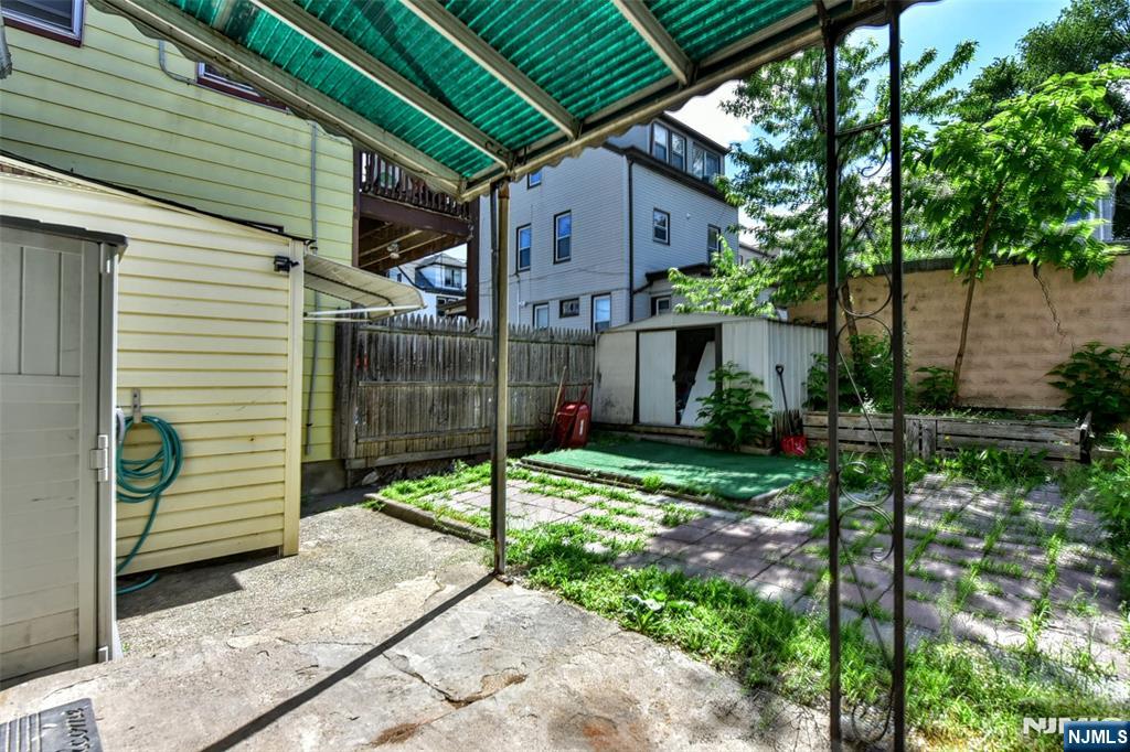 Photo 10