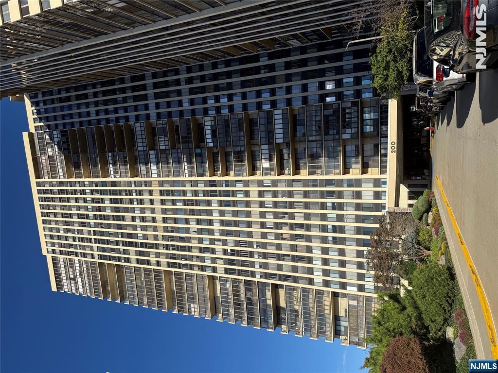 200 Winston 1721, Cliffside Park, NJ, 07010 — Photo 1